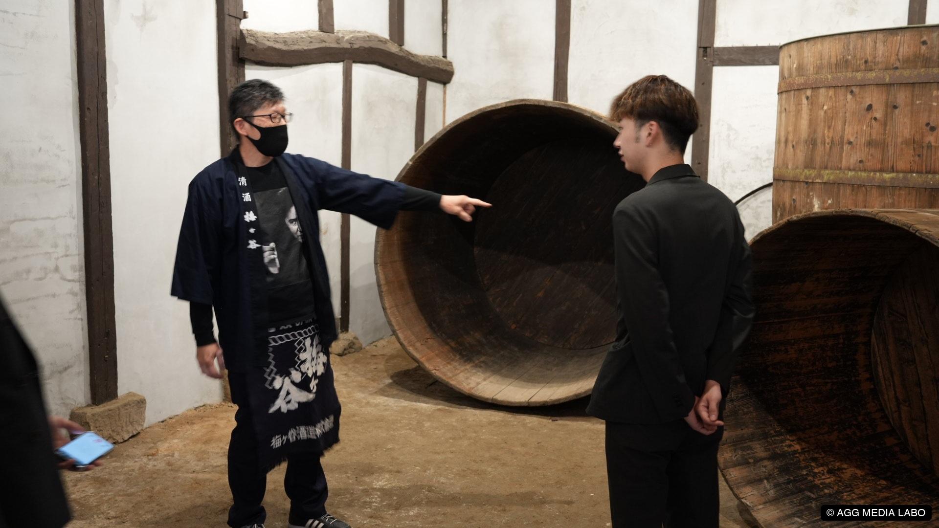梅ヶ谷酒造の蔵に残る大きな木桶